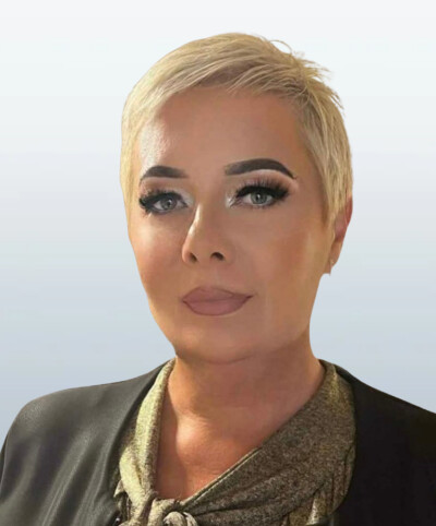 Skolnyik Erika