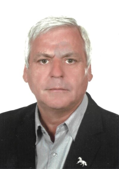 Sáfrány László