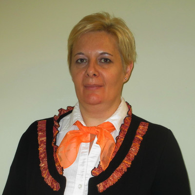 Skolnyik Erika