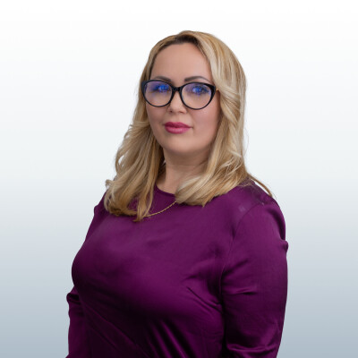dr. Bense-Petz Veronika