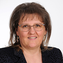 Grúber Márta