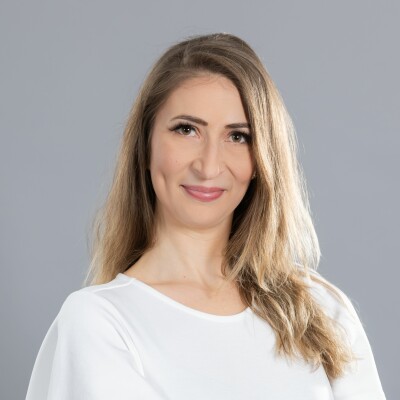 Traszer Veronika